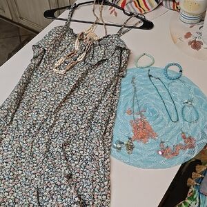 Roxy Floral Romper (M) W/ Matching Jewelry Bundle! All Included!
